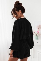 Czarny kombinezon KOMBINEZON ANAMIS dekoltem typu V-neck i efektownymi, bufiastymi rękawami