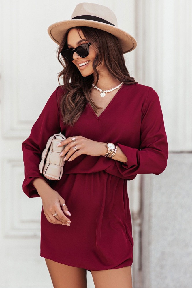 Bordowa sukienka  CARLA w romantycznym klimacie z długim rękawem